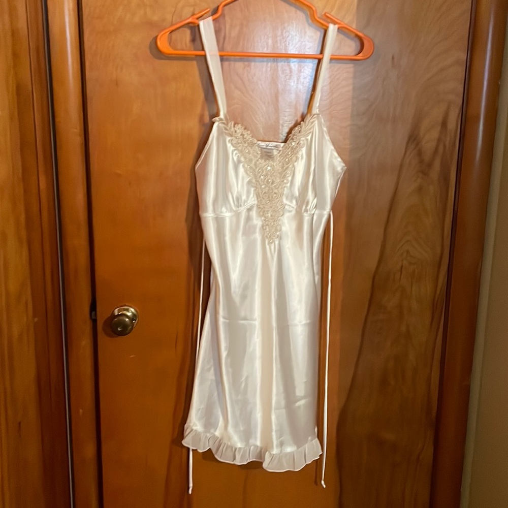 Ladies linen. Size medium